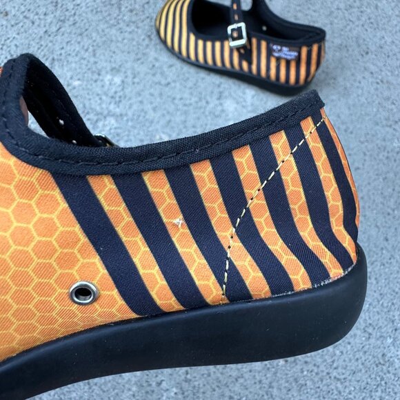 HOT CHOCOLATE DESIGN Bee Mary Jane Shoes 11 28 Unique Flats Mini Chocolaticas - Picture 5 of 10